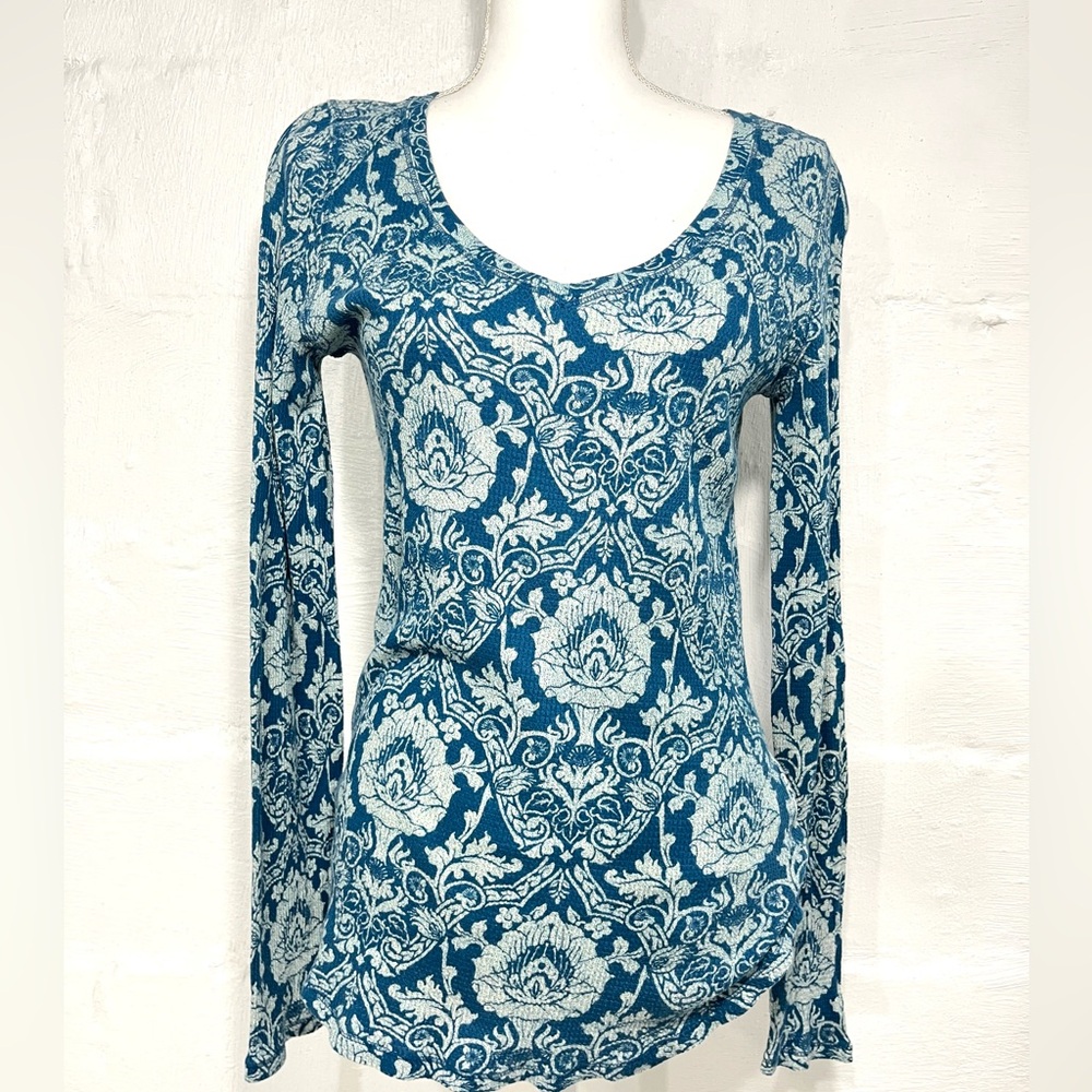 LUCKY BRAND LIGHTWEIGHT FLORAL PRINT WAFFLE KNIT LONG SLEEVE TOP